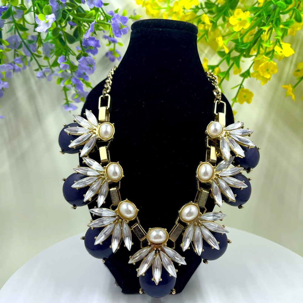 Crystal Statement Chunky Bib Style Vintage Necklace